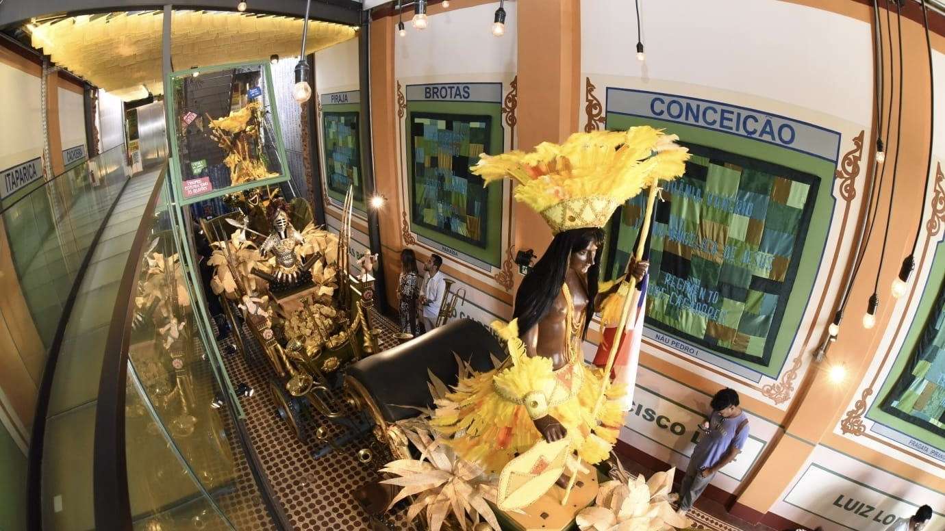 Memorial 2 de Julho reabre com visita do Batalhão Quebra-Ferro