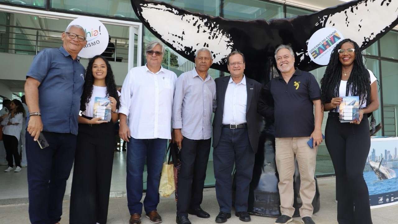 Turismo sustentável Bahia abre temporada de observação de baleias-jubarte 2024