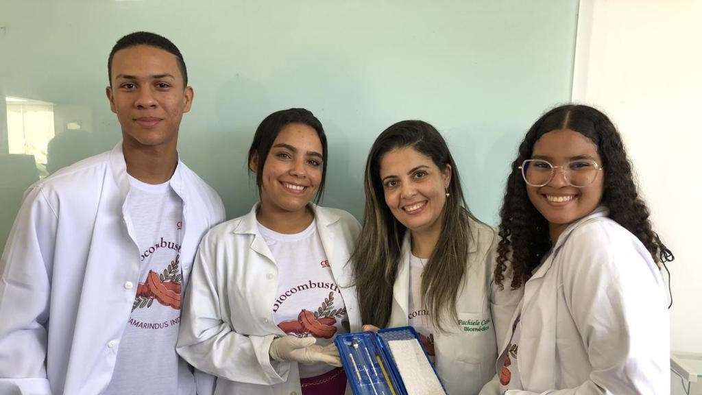Estudantes do interior da Bahia desenvolvem biocombustível a partir do tamarindo