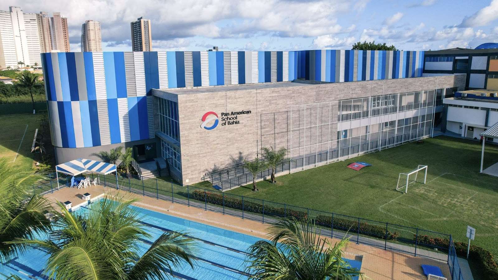 Pan American School of Bahia celebra 64 anos e 10 anos da PASBinha com êxito no ensino internacional.