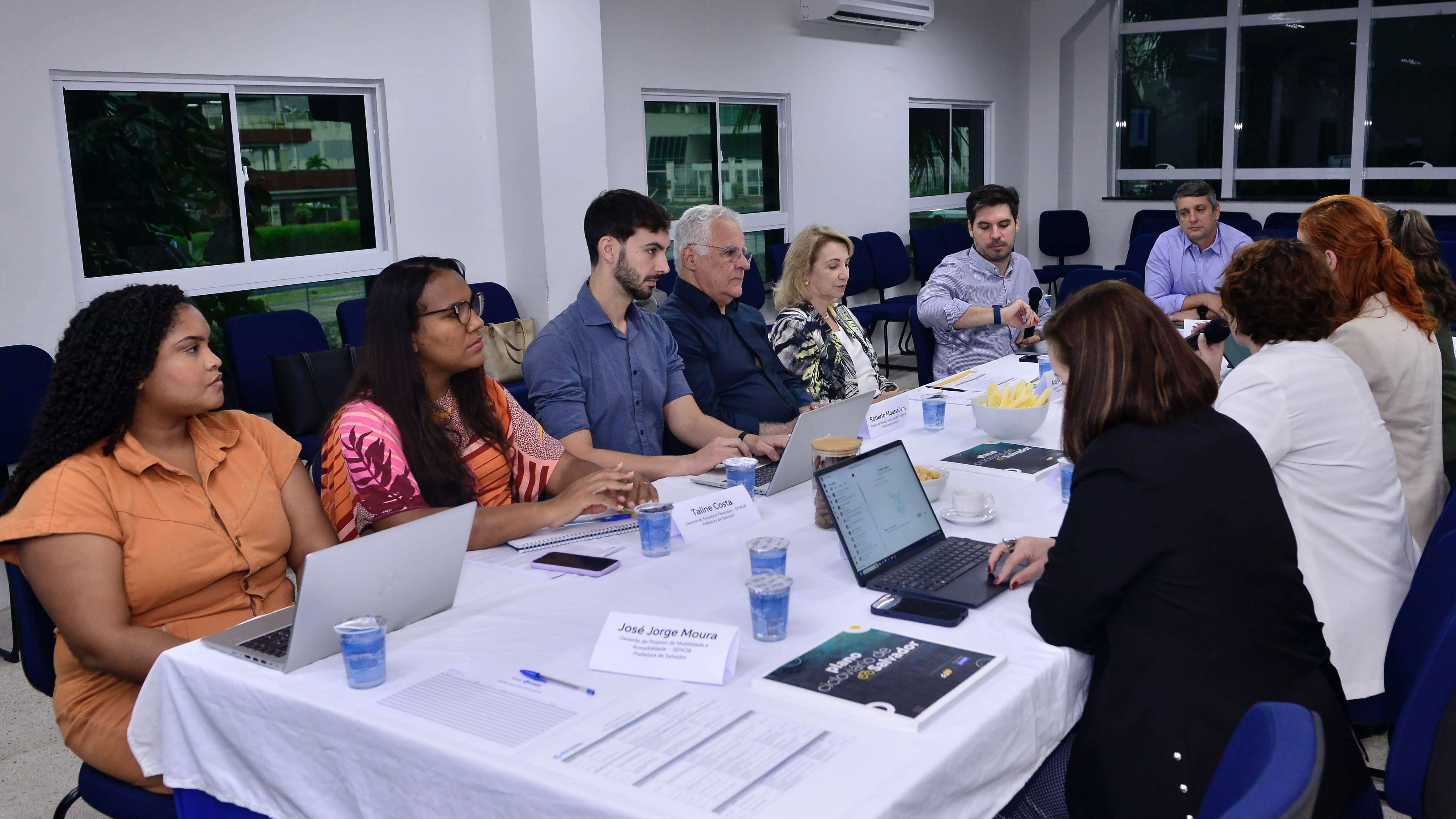 Salvador investe US$ 94 milhões em ônibus elétricos e terminais de recarga