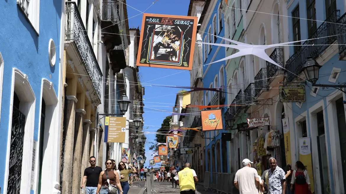 Flipelô público enfrenta longas viagens para participar da festa literária Internacional.