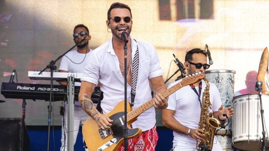 Cantor baiano revela repertório especial e convida para o evento que celebra a década de ouro da música