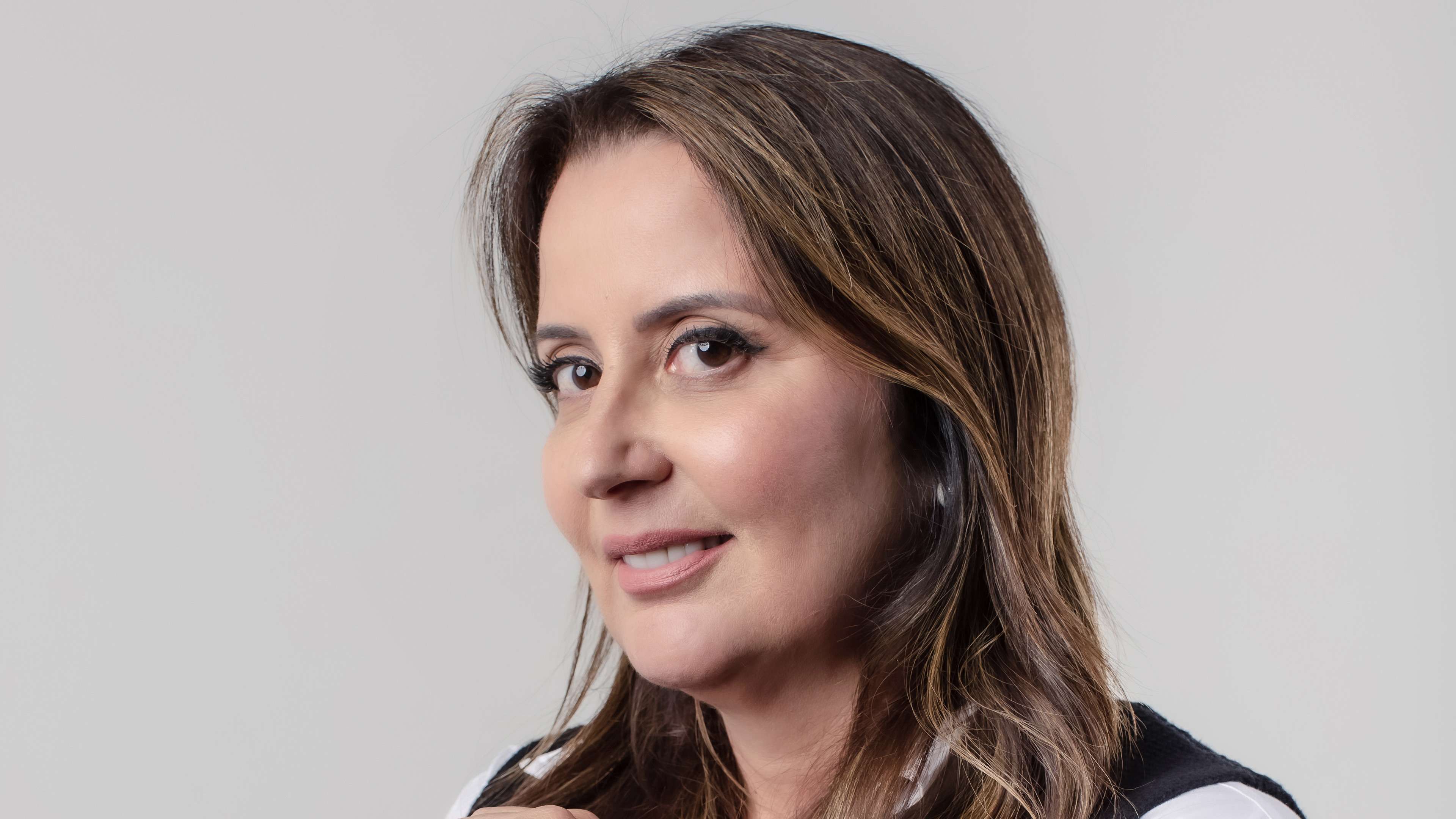 Arquiteta Adriane Lins leva sofisticação e contemporaneidade à casas conceito em Salvador.