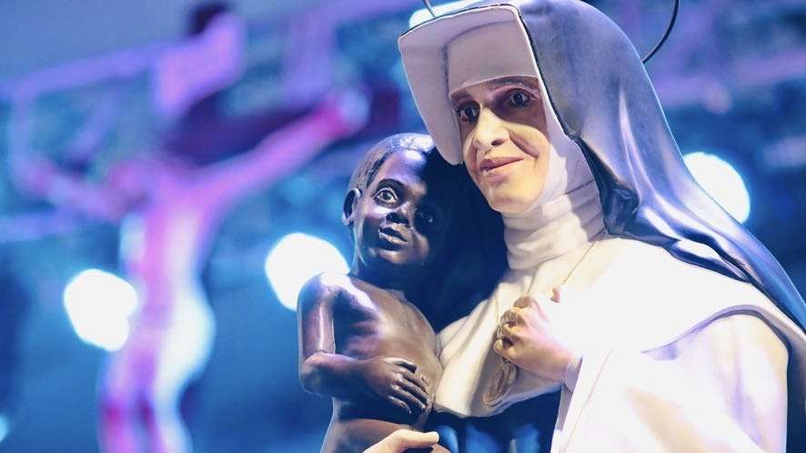 Exaltação ao legado de Santa Dulce dos Pobres encerra festividades em Salvador