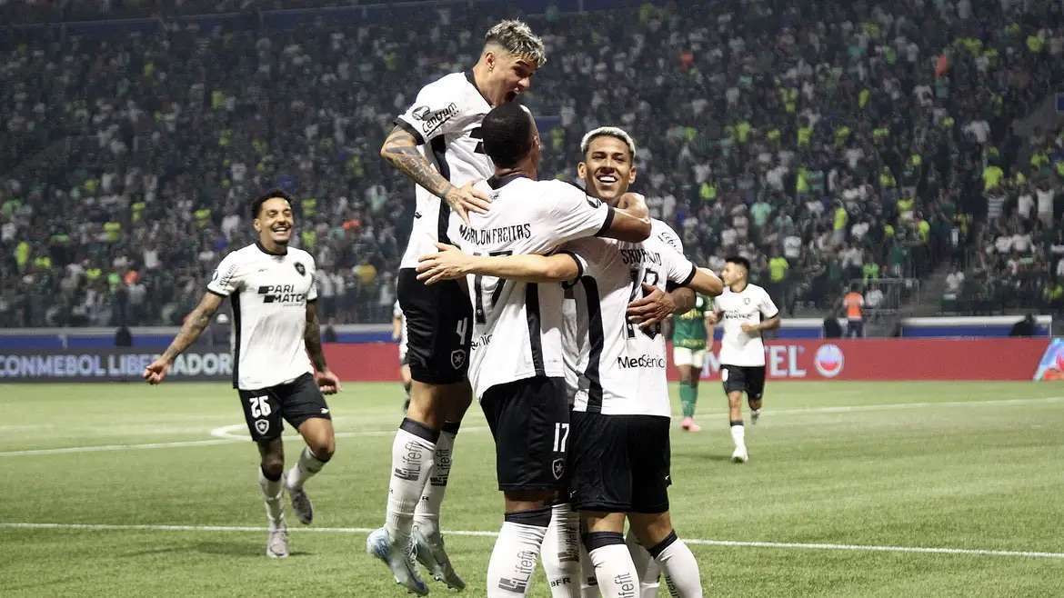 Botafogo empata com Palmeiras e garante vaga nas quartas de final da copa libertadores