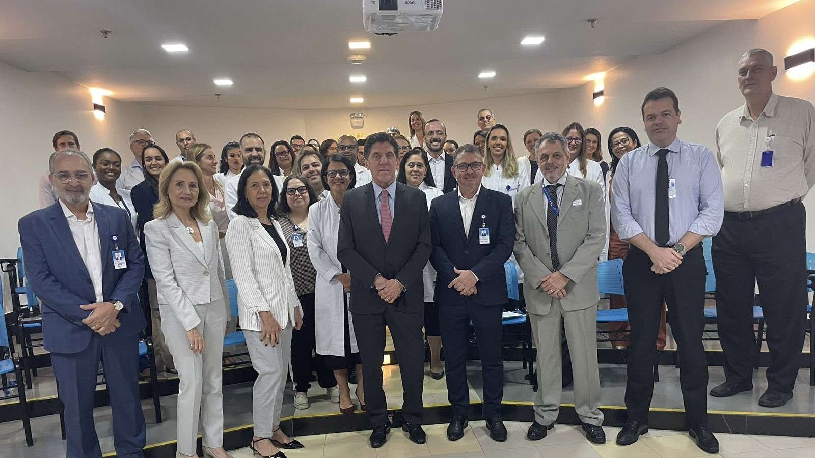 David Uip e equipe participam de encontro de infectologia no Hospital São Rafael