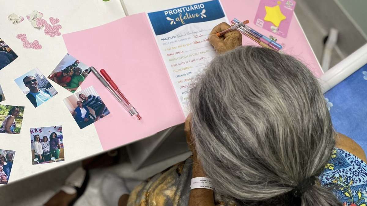 Hospital 2 de Julho implementa prontuário médico afetivo para humanizar atendimento