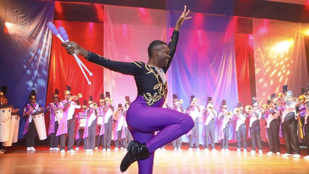 Fanfarras e balizas são premiadas em festival do 2 de julho