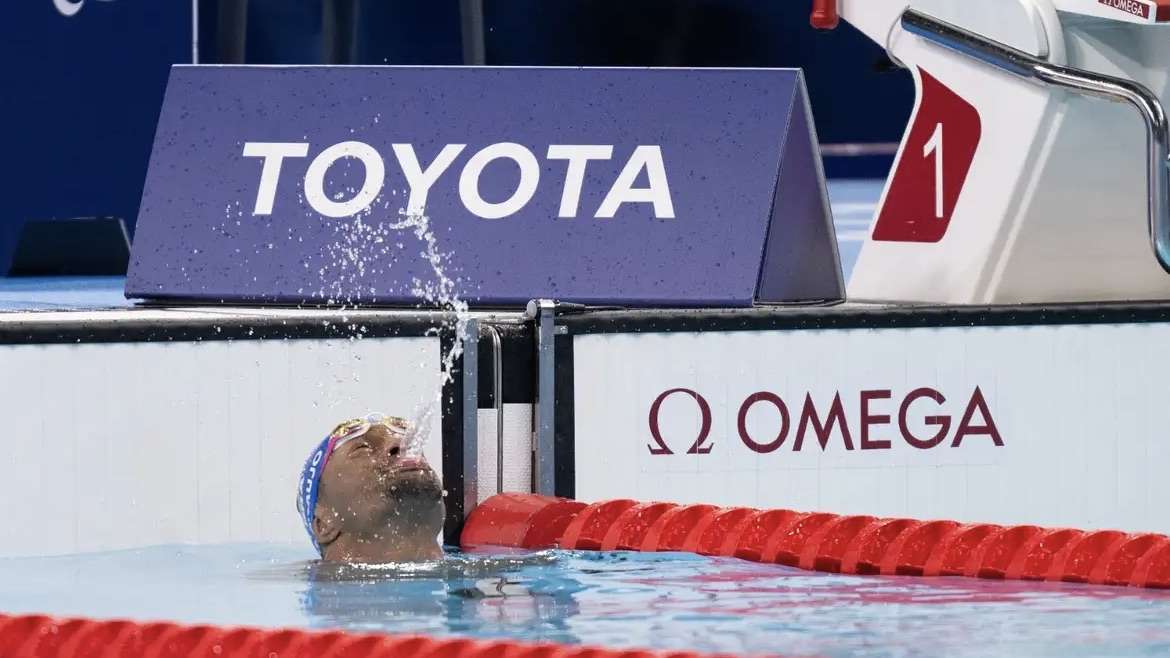 Gabriel Araújo estabelece novo recorde mundial em eliminatórias da natação na paralimpíada