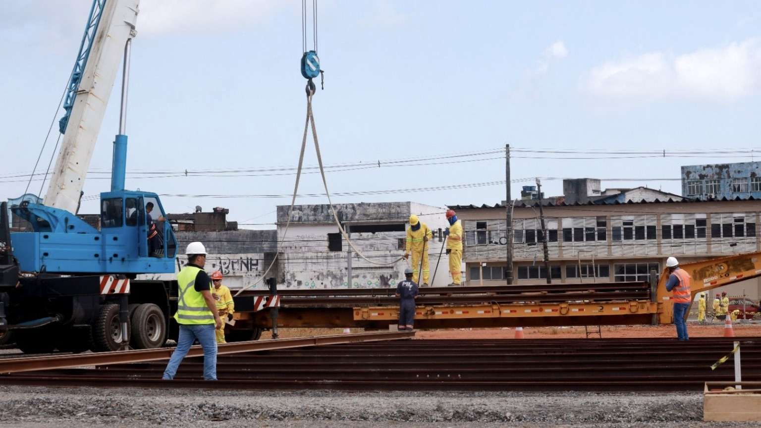 Governo do Estado recebe primeiro carregamento de trilhos para implantação do VLT de Salvador e Região Metropolitana