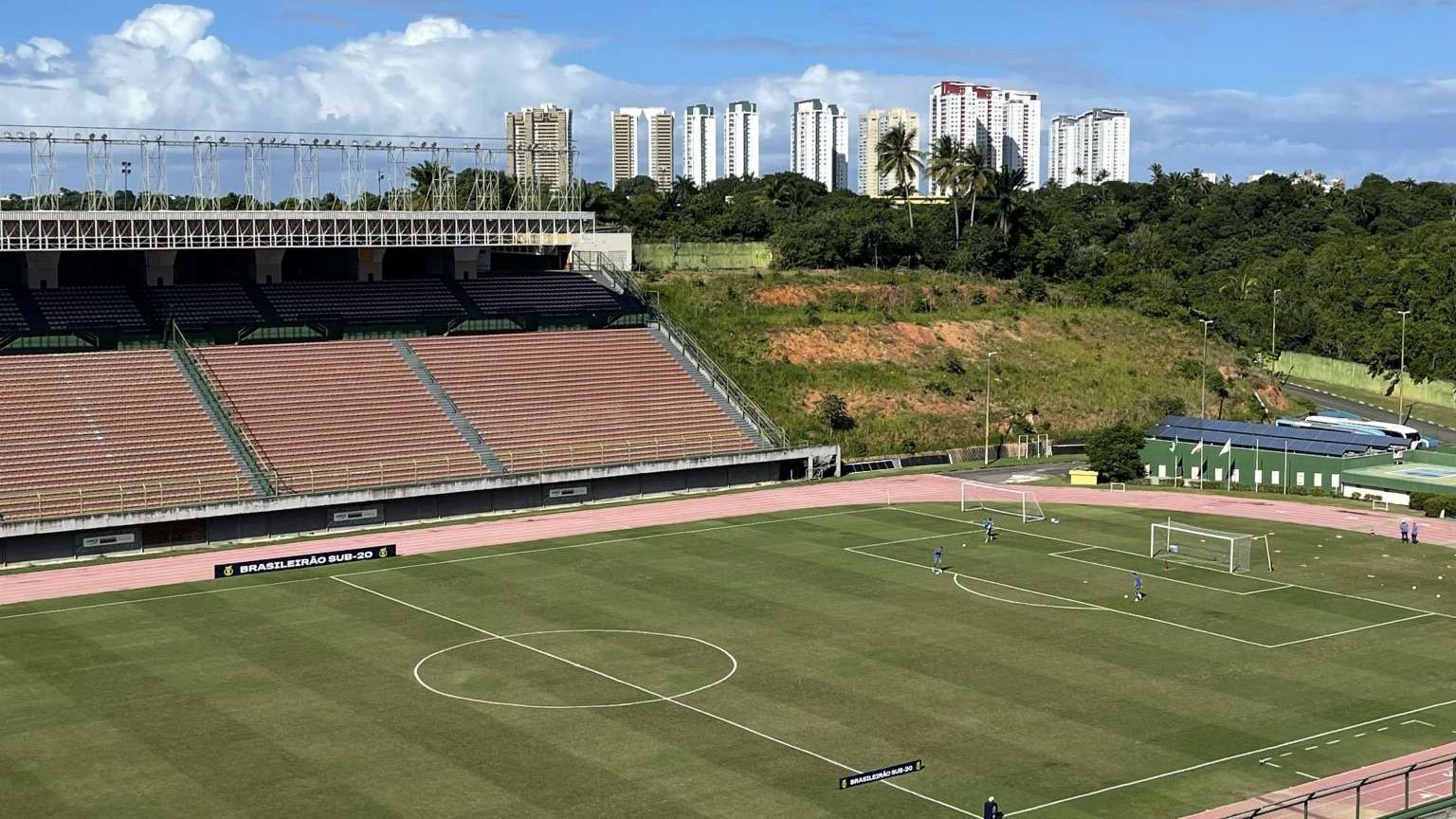 Estádio de Pituaçu recebe 168 partidas em três meses e reforça papel no futebol baiano