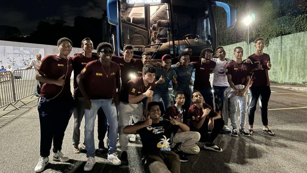 Atletas de polo aquático da Bahia partem para a Copa Brasil Sub-16 em São Paulo