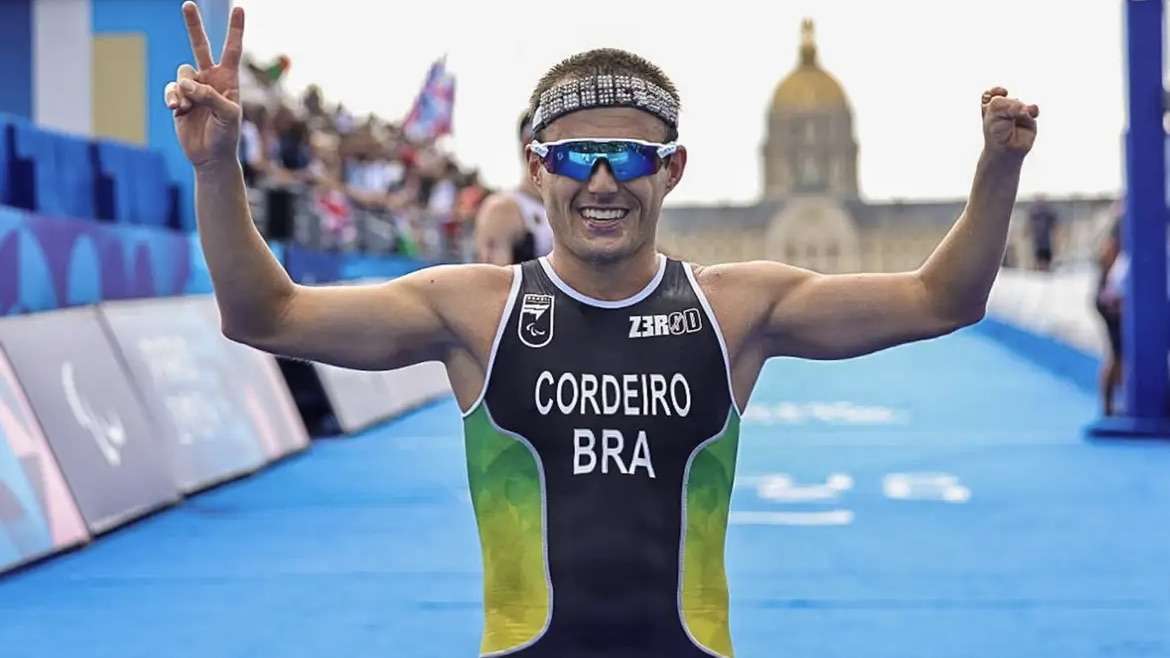Ronan Cordeiro conquista prata no triatlo paralímpico e marca a primeira medalha do Brasil na modalidade