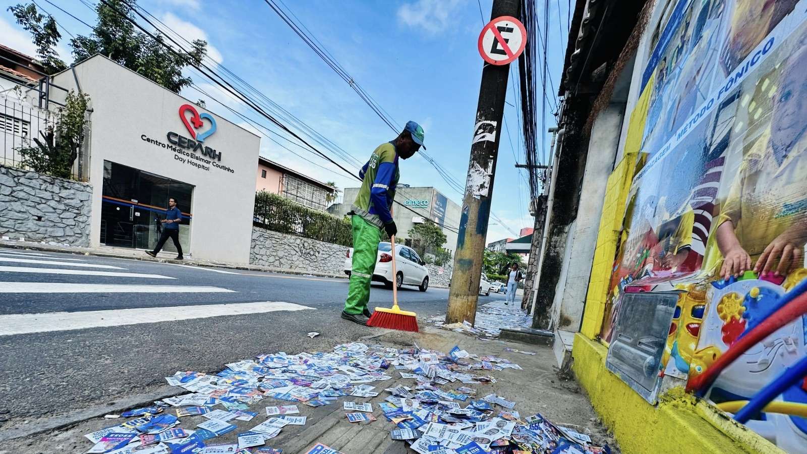 Megaoperação da Limpurb recolhe 165 toneladas de resíduos eleitorais em Salvador