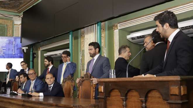 Na Câmara Municipal de Salvador vereadores analisam resultados das eleições e aprovam novas matérias.