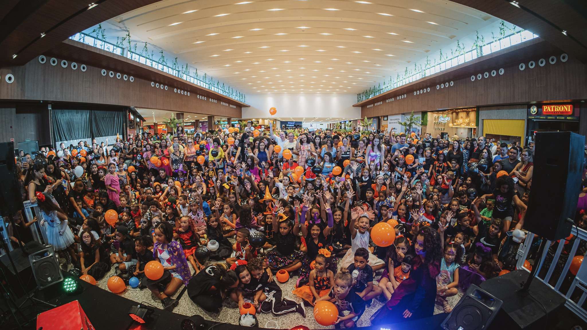 Halloween no Parque Shopping Bahia diversão e desfile de fantasias em Lauro de Freitas
