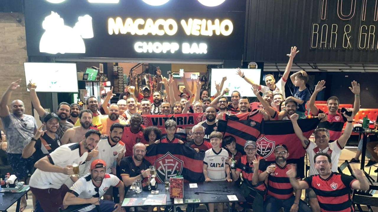 Vitória Candango celebra 10 anos de torcida pelo vitória no distrito federal.