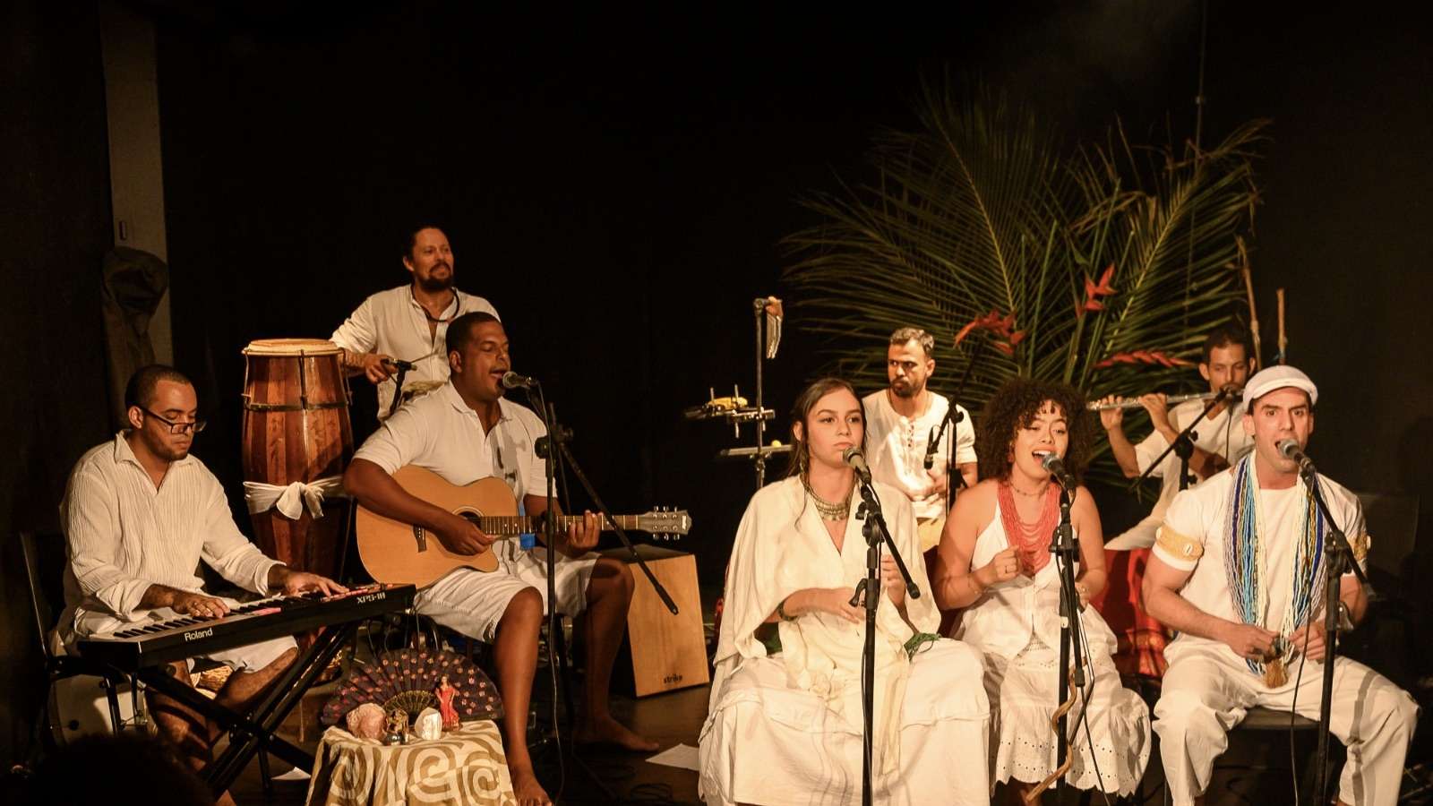 A Rezadêra se apresenta na Varanda do SESI Casa Branca, trazendo uma fusão de tradições e espiritualidade através da música.