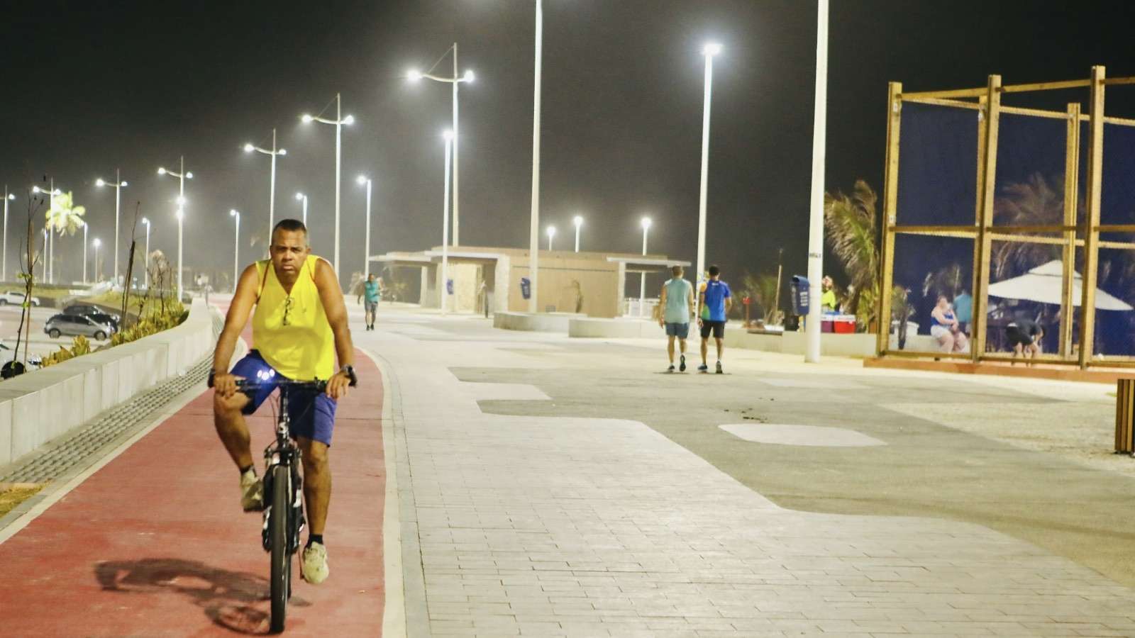 Nova iluminação moderniza orla de Pituaçu e aumenta a segurança na região