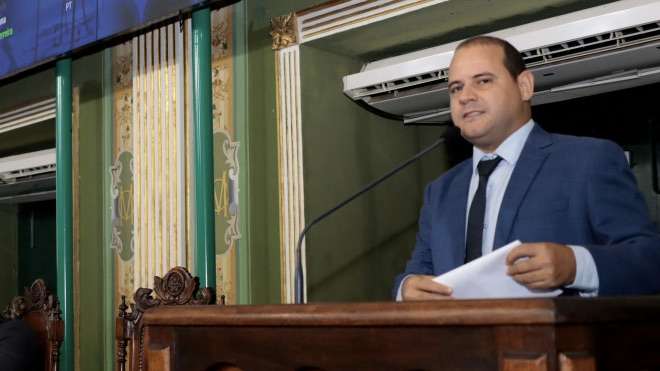 Randerson Leal agradece reeleição a mais um mandato na Câmara Municipal de Salvador