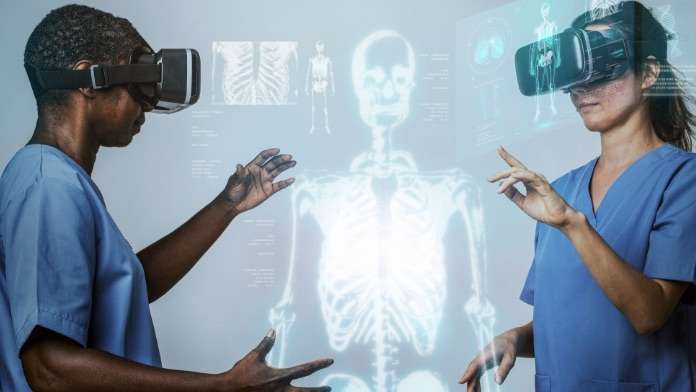 Adoção da inteligência artificial na medicina benefícios e riscos emergentes
