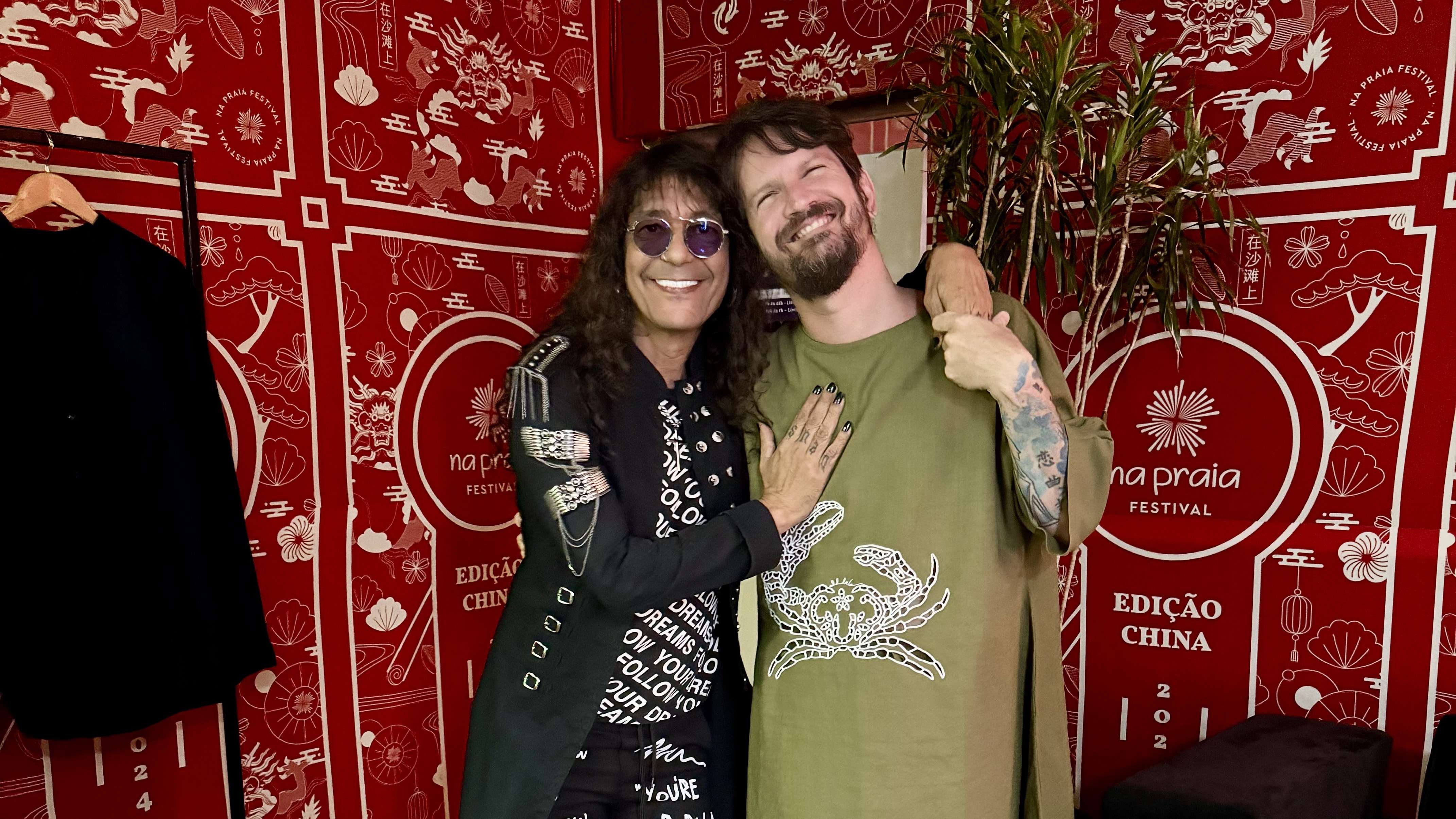 Luiz Caldas e Saulo Fernandes celebram os 40 anos do Axé Music no Festival de Verão Salvador 2025.