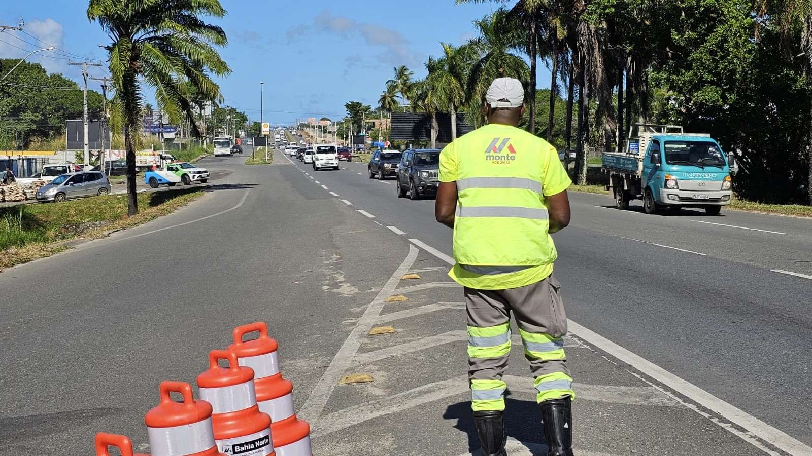 Mais de 500 mil veículos devem circular pelas rodovias da Bahia Norte e Litoral Norte durante o feriado prolongado de Proclamação da República.