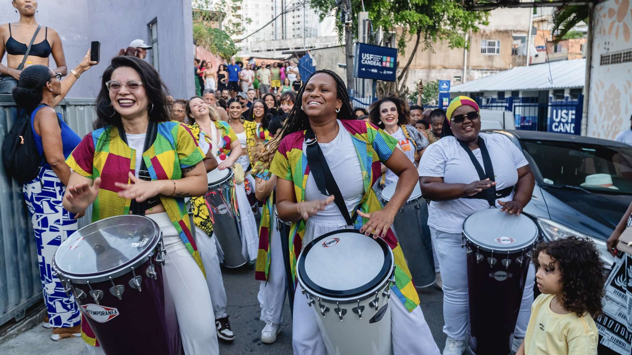 Festival Candyall e Tal reúne centenas de pessoas no Candeal em celebração cultural e comunitária.