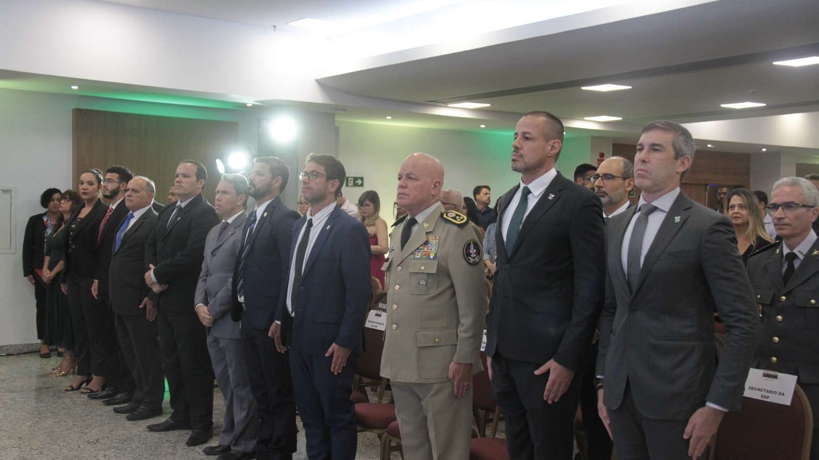 Profissionais de segurança recebem Medalha do Mérito da Inteligência em evento da SSP Bahia.