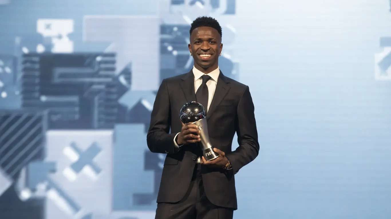 Vinicius Jr. é eleito melhor jogador do mundo pelo The Best FIFA.