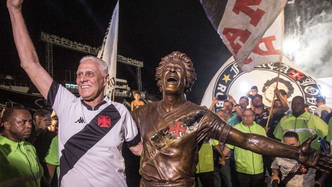 Disputa pelo troféu Roberto Dinamite agita a reta final do Brasileirão