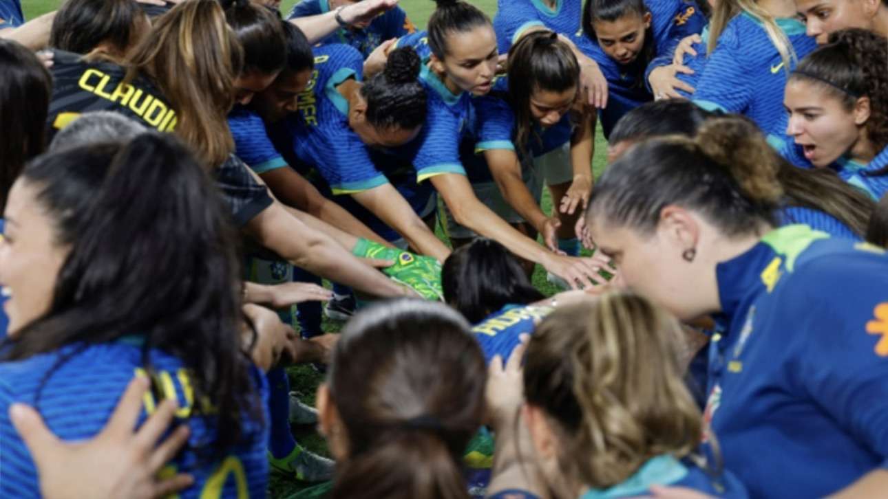 Seleção brasileira feminina alcança 7ª posição no ranking mundial da FIFA