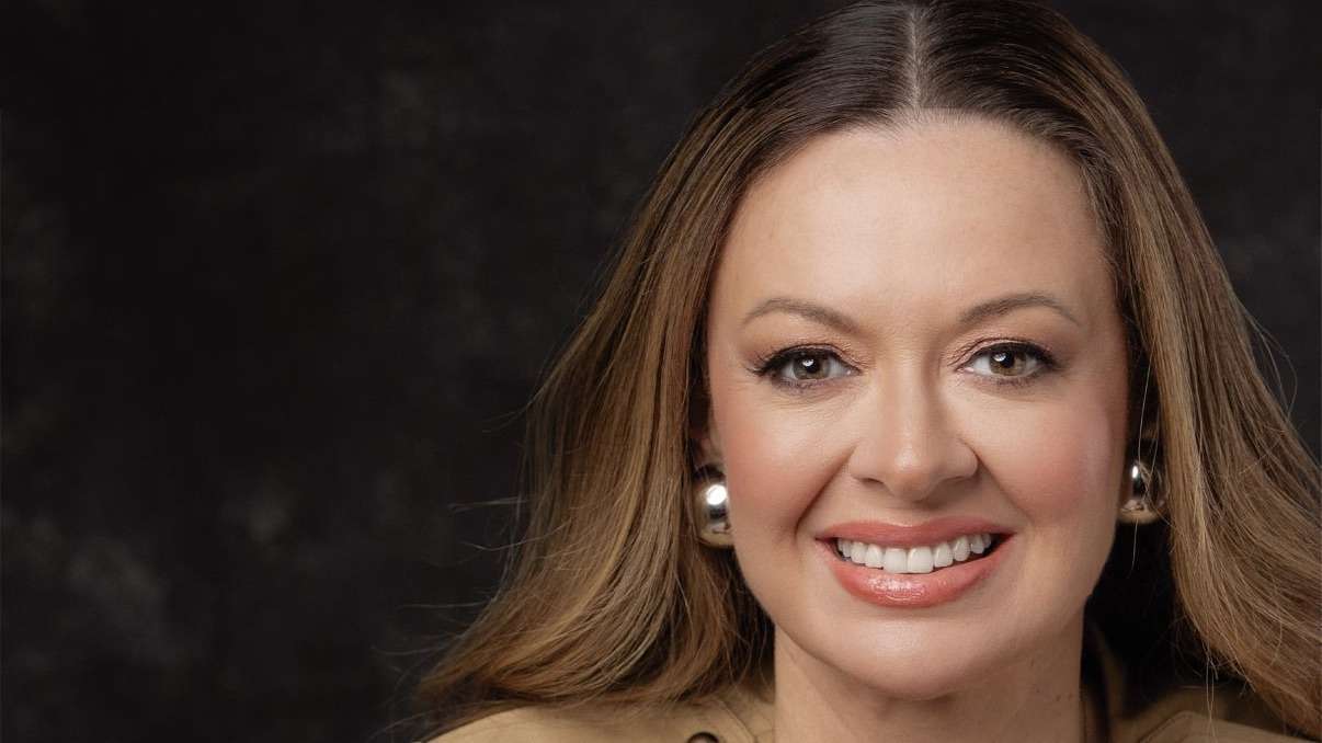 Isabela Suarez protagoniza nova edição da Revista Let's Go Bahia.