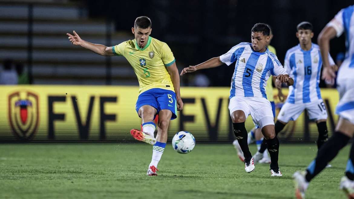 Brasil sofre derrota para a Argentina na estreia do Sul-Americano Sub-20
