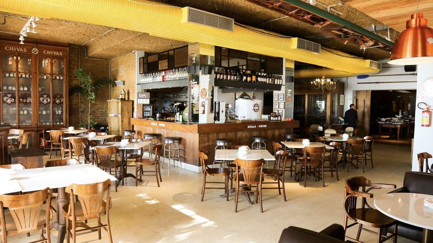 1ª Edição da lavagem do Restaurante Pereira celebração dos 21 anos do restaurante com shows e cortejo de baianas em Salvador