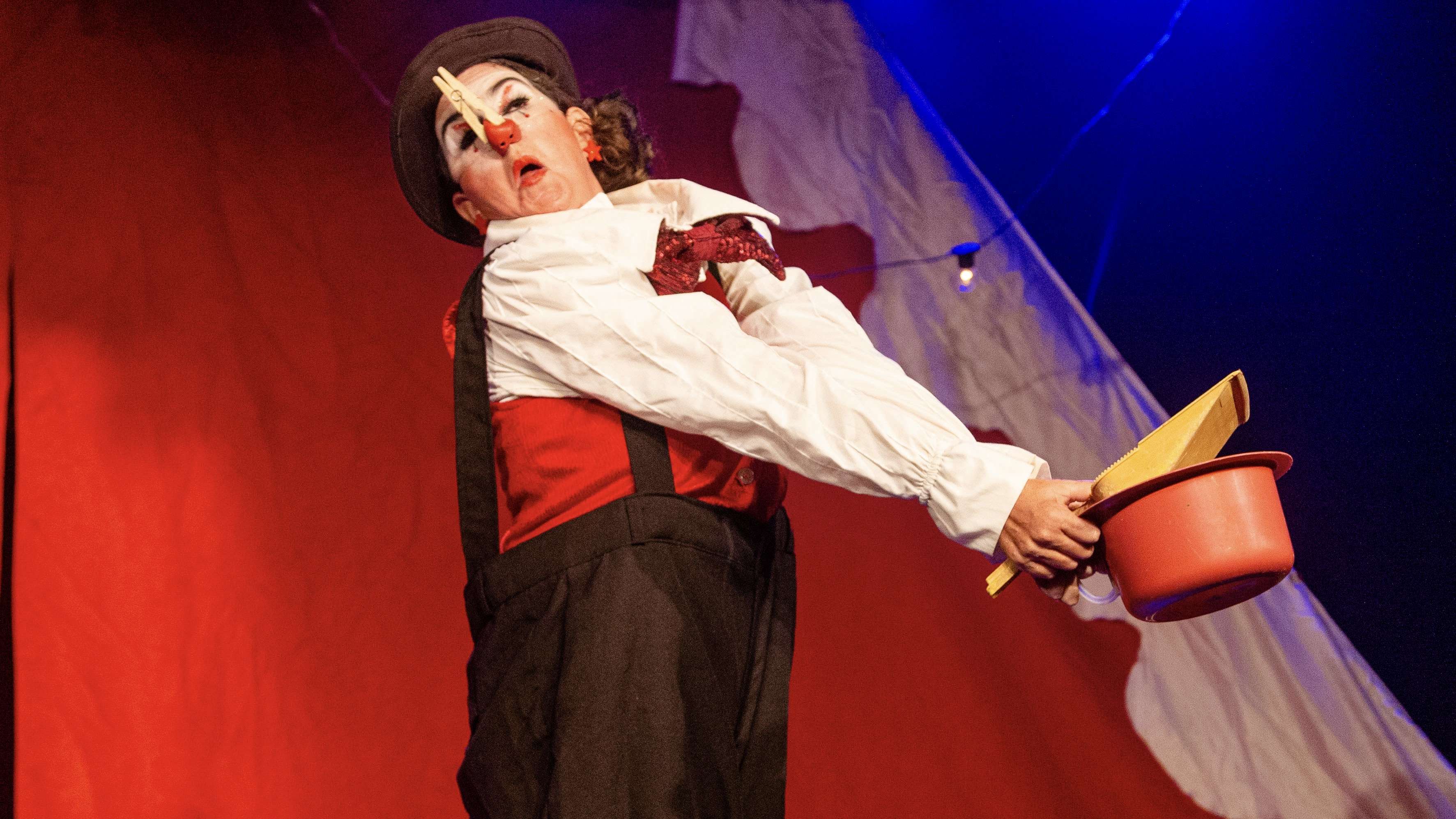Espetáculo “Clássicas”, da Fulanas Cia de Circo, realiza temporada em Salvador com apresentações gratuitas.