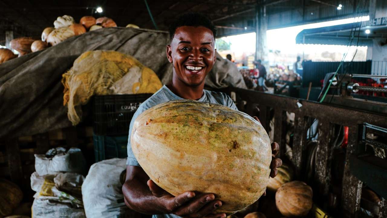 SDE Bahia avança na regularização dos espaços comerciais da Ceasa.