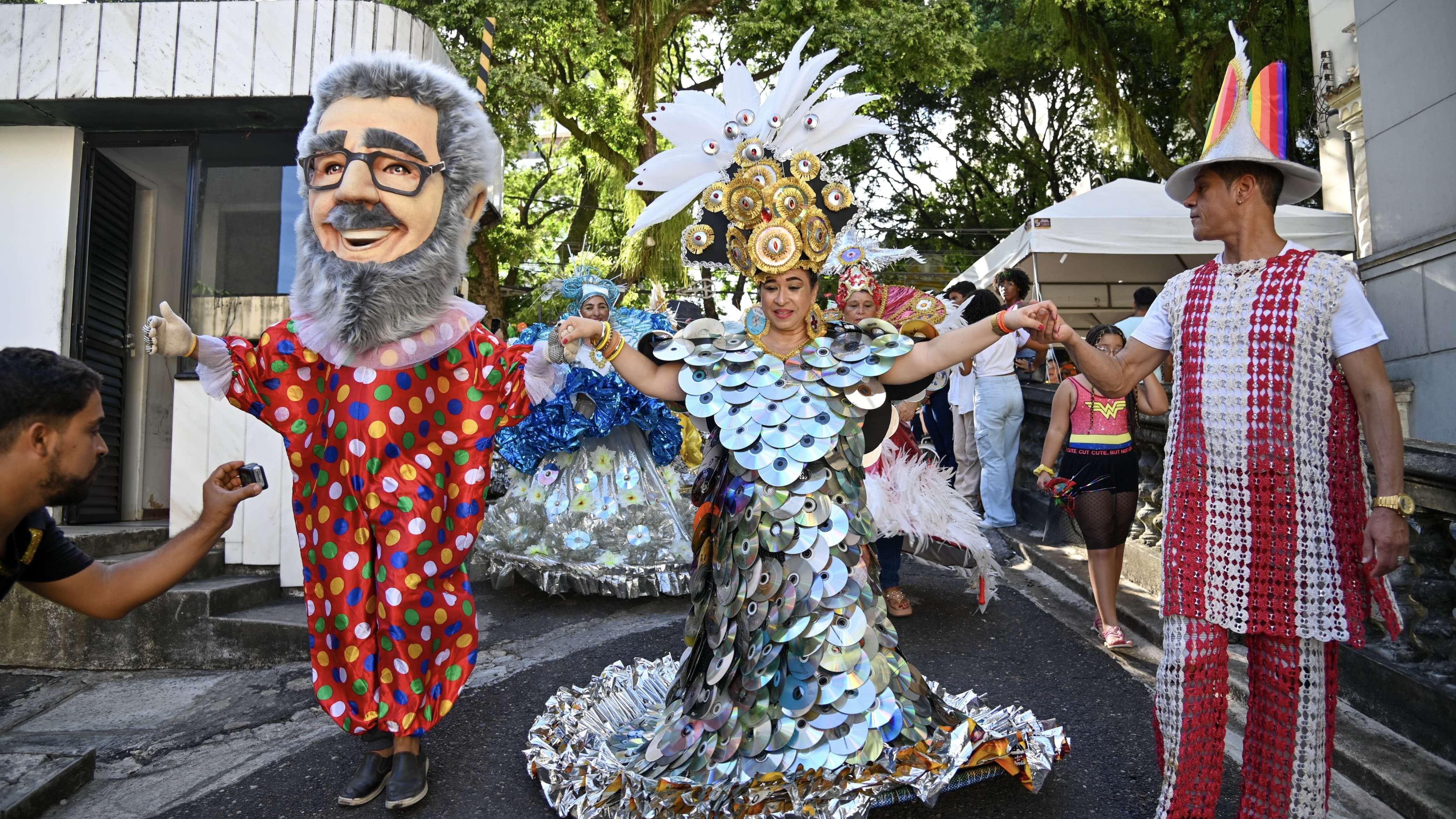 Baile da Eterna Juventude resgata tradição dos antigos carnavais no Museu de Arte da Bahia