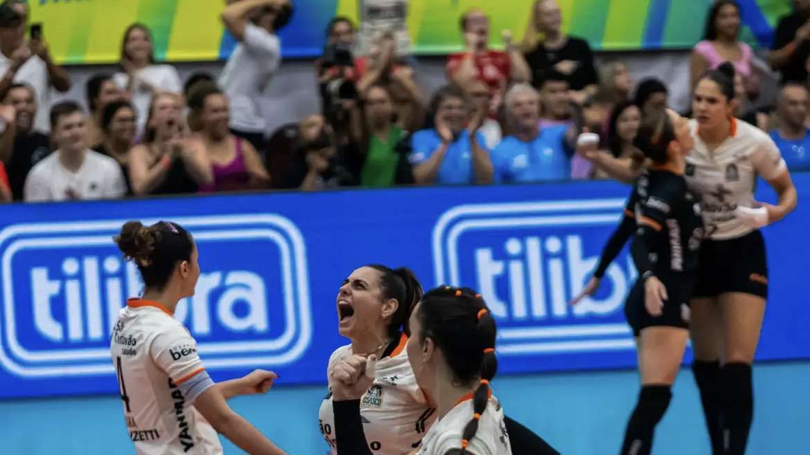 Osasco conquista tetracampeonato da Copa Brasil de vôlei feminino