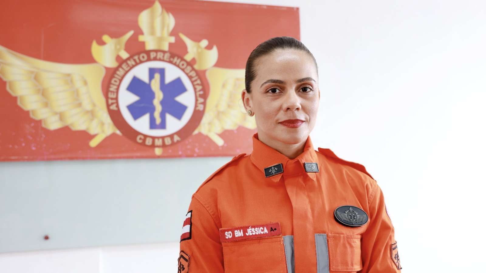 Policiais e bombeiros realizam manobras de desengasgo e salvam vidas