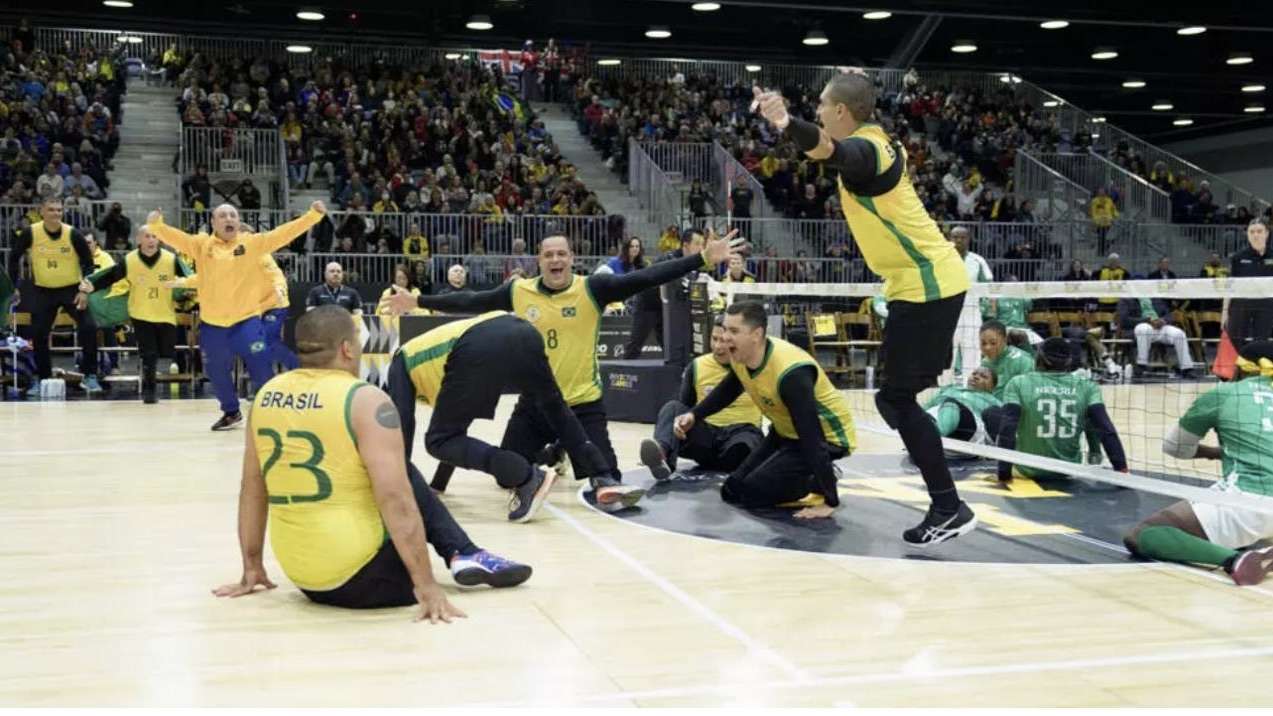 Brasil estreia nos Invictus Games com ouro no vôlei sentado