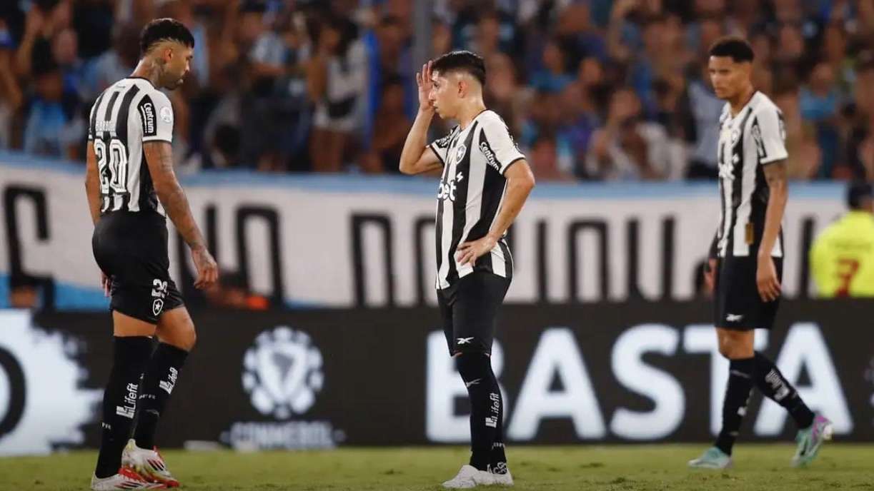 Botafogo é derrotado pelo Racing e se complica na Recopa Sul-Americana