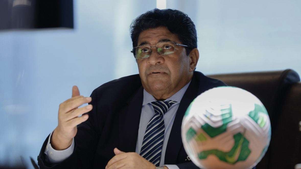 Presidente da CBF defende punições mais severas para casos de racismo em reunião da Conmebol