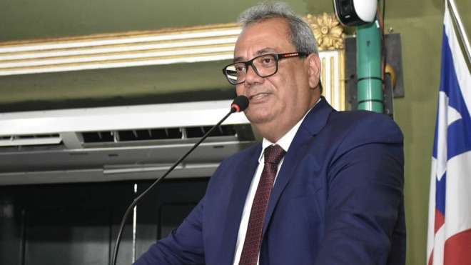 Presidente Carlos Muniz anuncia início da recuperação do Paço Municipal