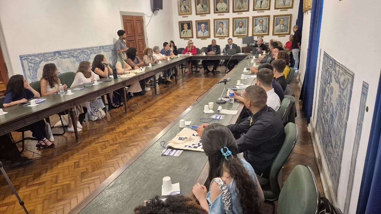 Jovens de diversos países participam do curso BRICS+ na Bahia com experiência turística