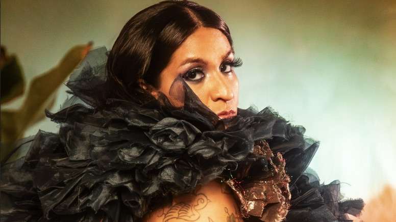 Brisa Flow Lança “Rosas Brancas” com Influências de Rap, Brasilidades e Amapiano.