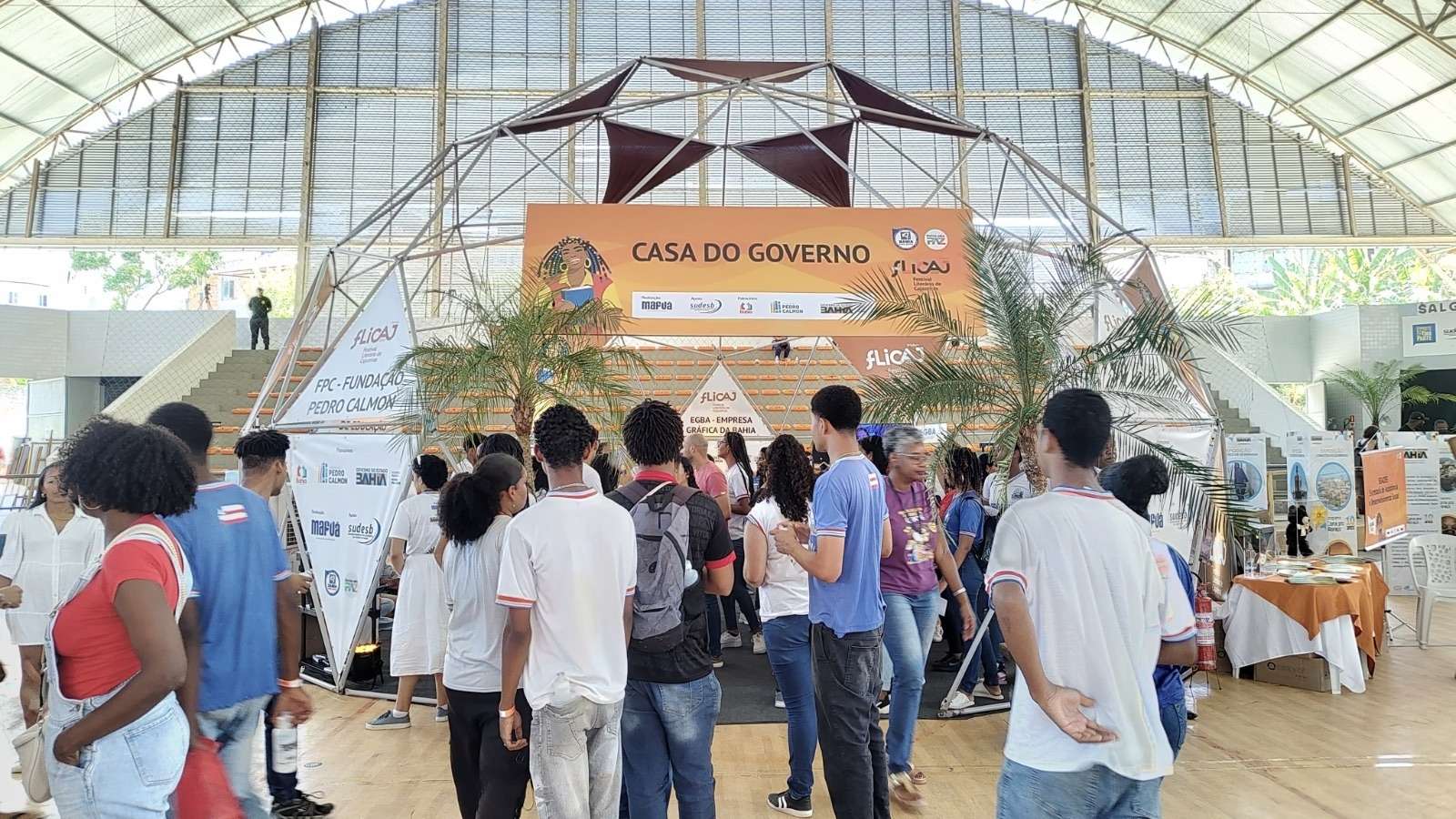 Governo da Bahia investe R$ 24,3 milhões em feiras literárias até 2026 e amplia acesso ao livro em todos os territórios do estado