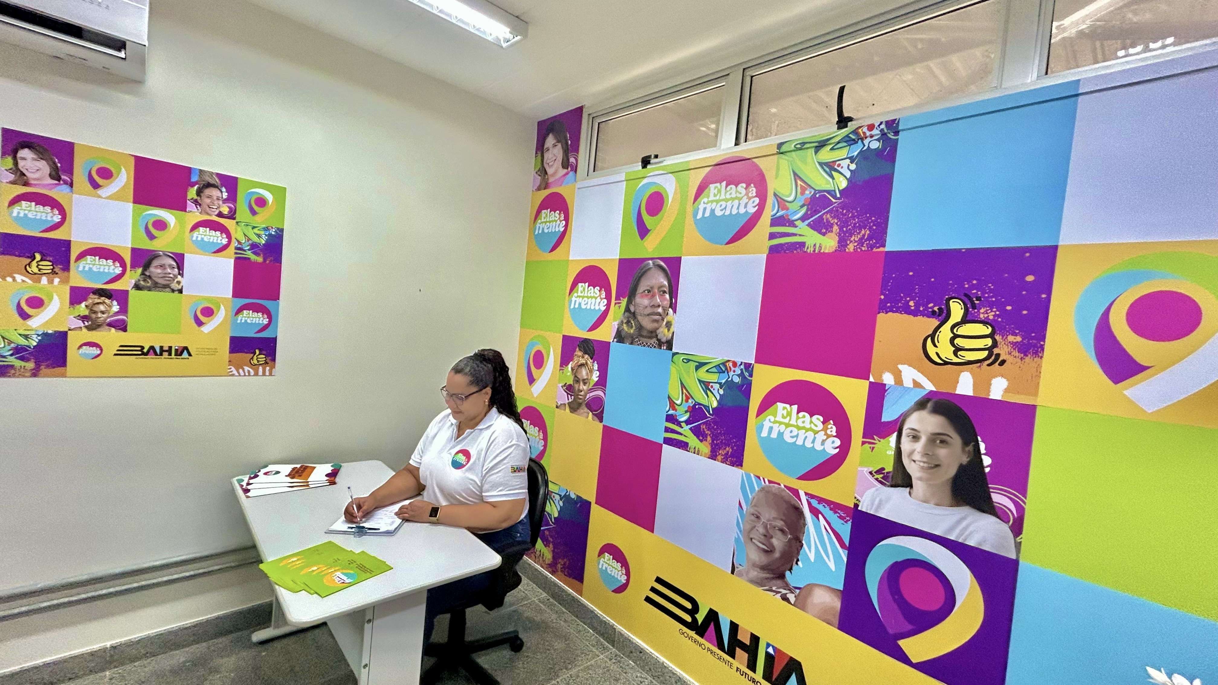 Governo do Estado inaugura sala elas à frente na estação rodoviária do metrô de Salvador