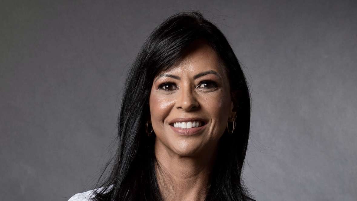 Oncologista Renata Cangussu alerta para riscos de tratamentos alternativos contra o câncer.